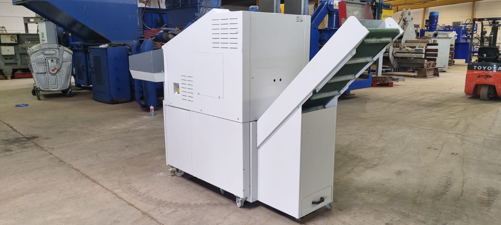 Gebraucht 2014 HSM Powerline FA 500.3 mit Auslaufförderband