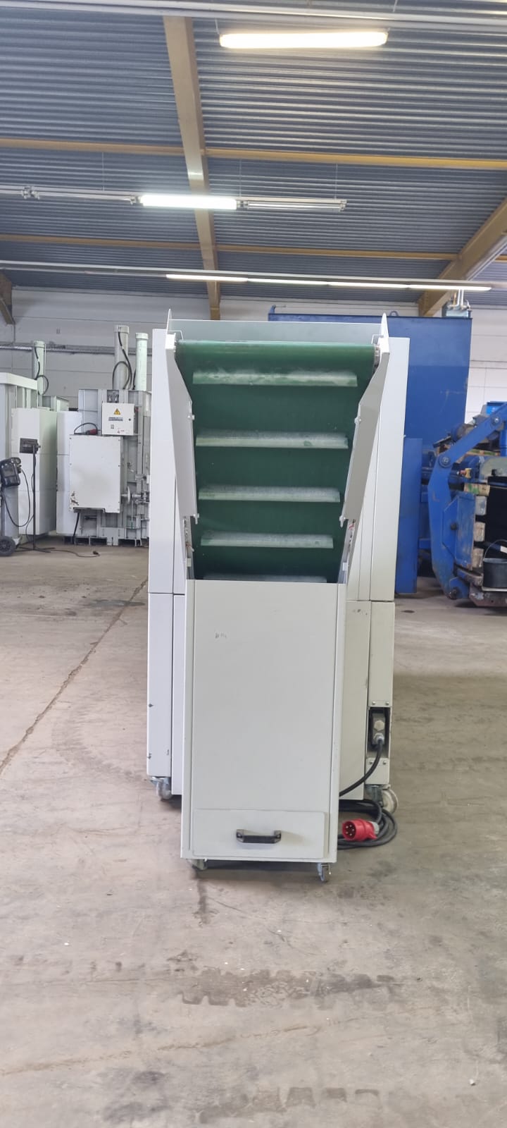 Gebraucht 2014 HSM Powerline FA 500.3 mit Auslaufförderband