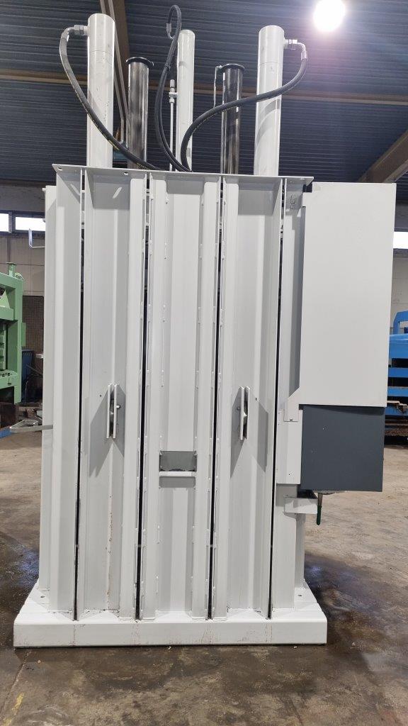 Gebraucht HSM Vertikal-Ballenpresse, Typ V-Press 860 plus