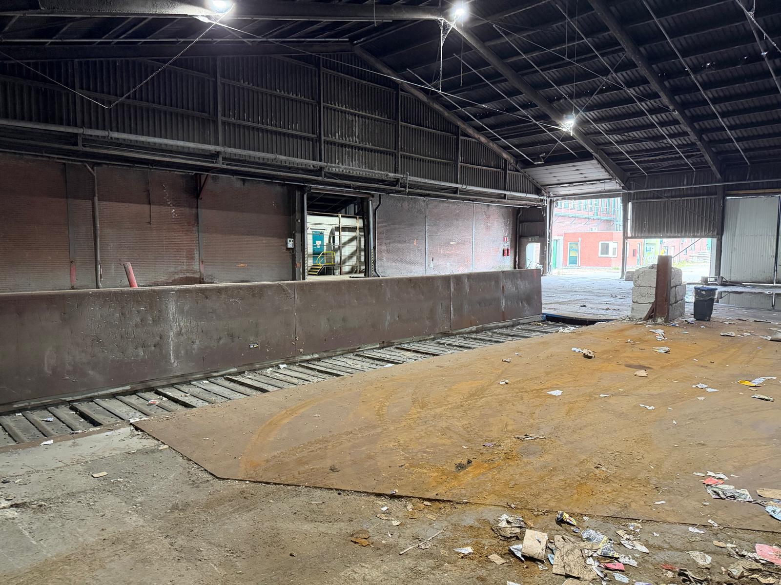 Gebraucht Stahlplatten- und Kettengurtförderband