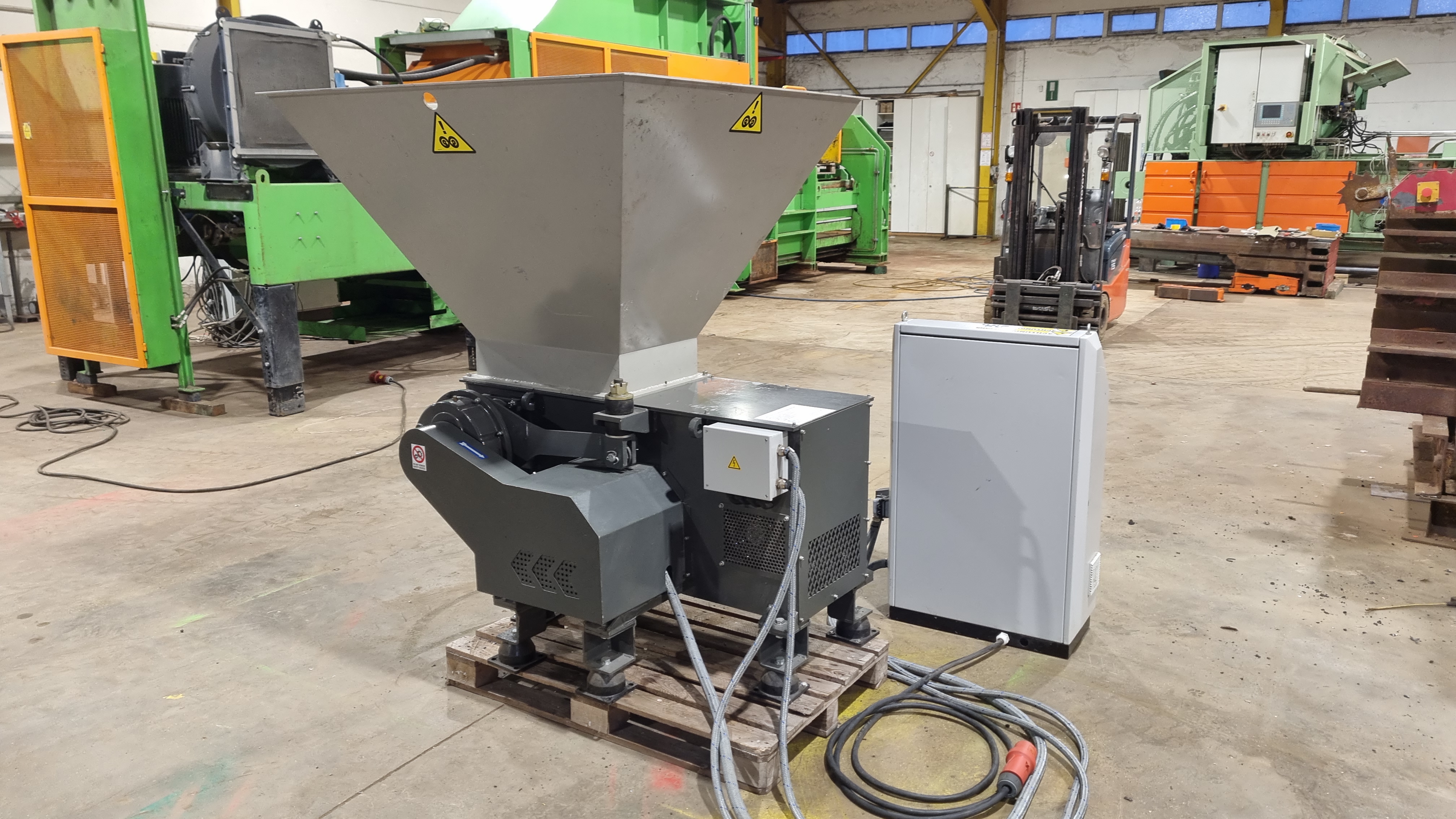 Used Einwellenzerkleinerer Diebels, Typ RMR 170/400, Baujahr 2021