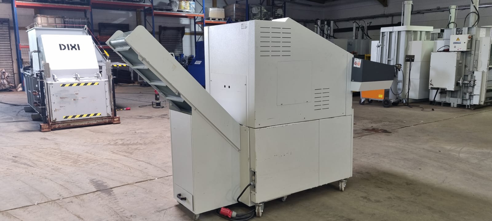 Gebraucht 2014 HSM Powerline FA 500.3 mit Auslaufförderband