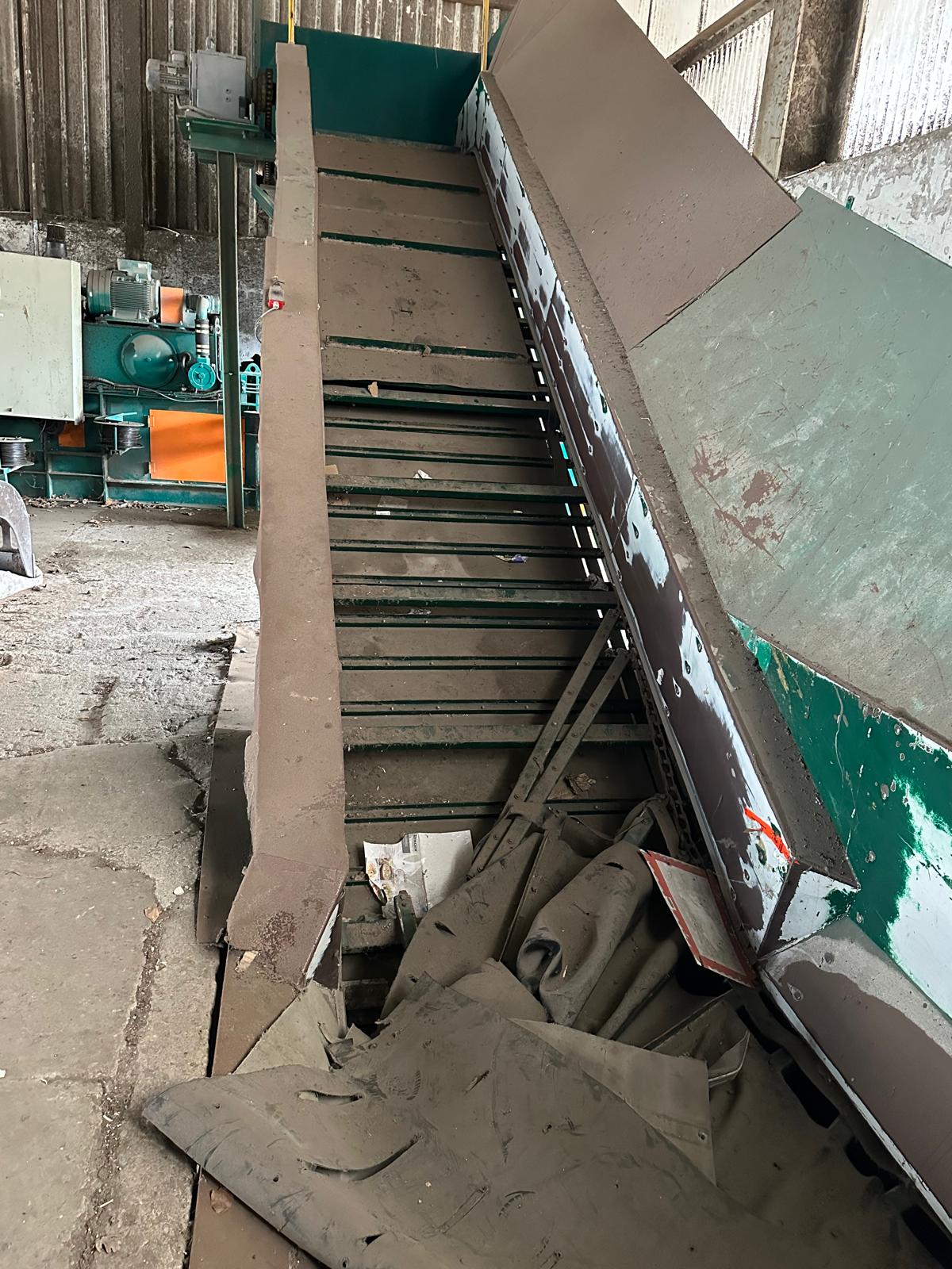 Gebraucht 2008 Apullma Kettengurtförderer