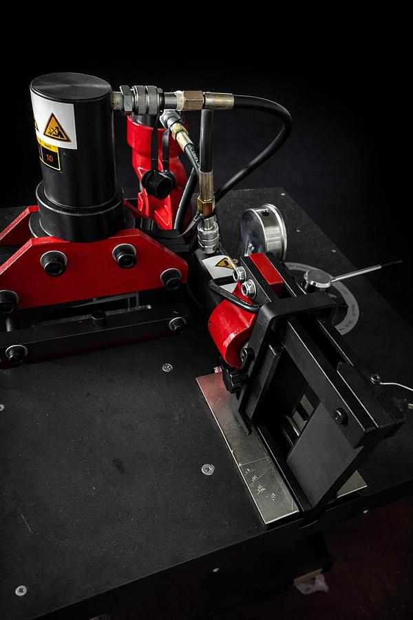 MACCHINA COMBINATA PER BARRE RAME M 200 CE 