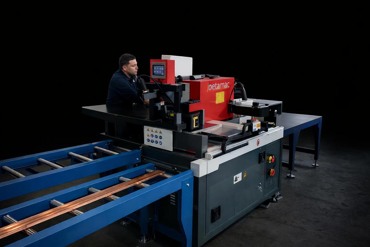 PUNZONATRICE CESOIA CNC PER BARRE IN RAME E ALLUMINIO IBETAMAC 500 CE
