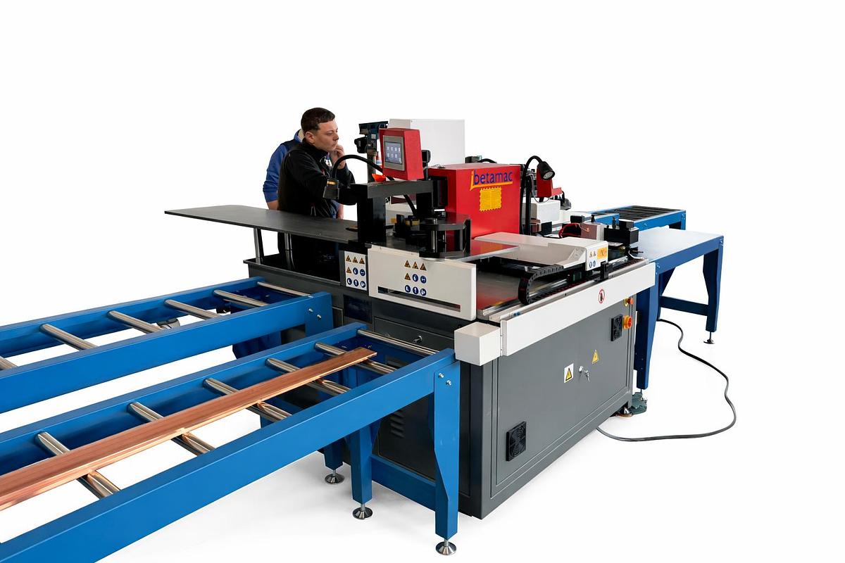PUNZONATRICE CESOIA CNC PER BARRE IN RAME E ALLUMINIO IBETAMAC 500 CE