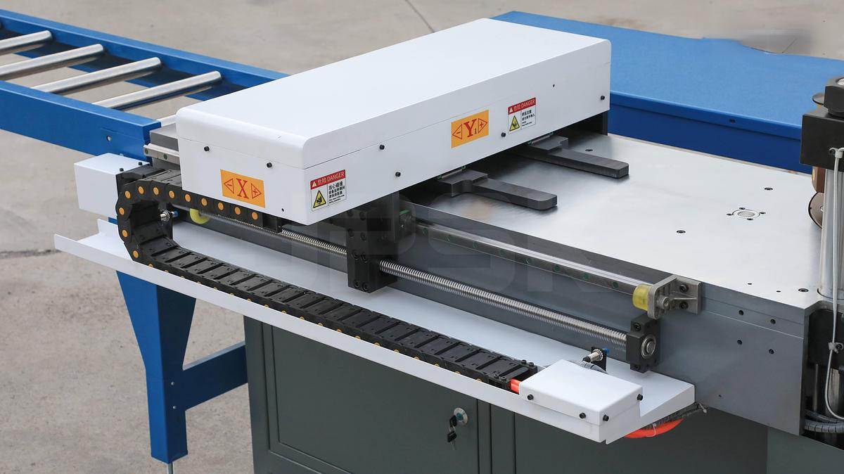 PUNZONATRICE CESOIA CNC PER BARRE IN RAME E ALLUMINIO IBETAMAC 6A503