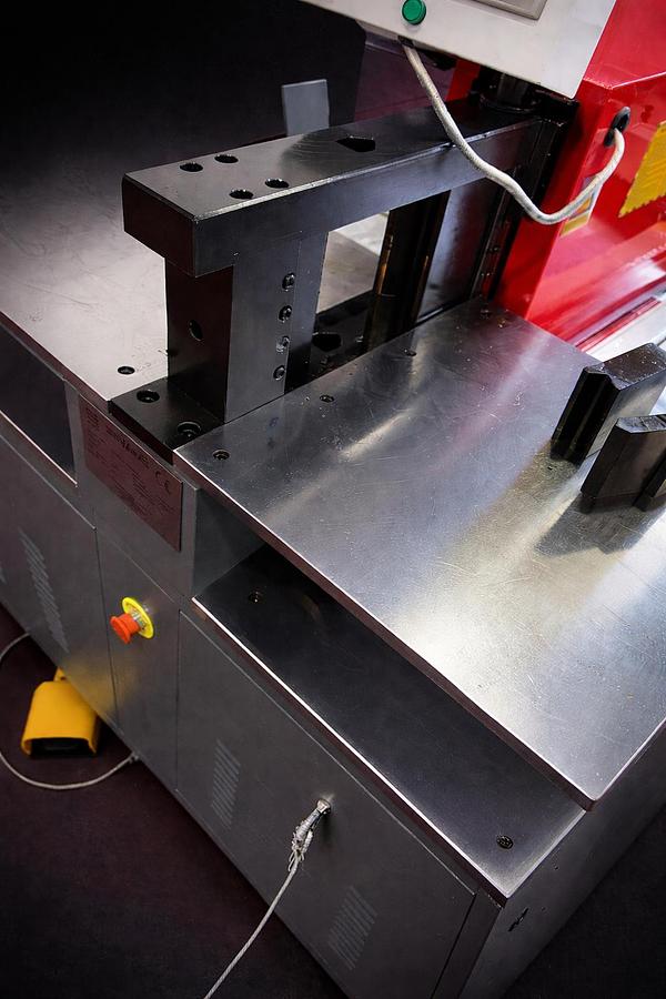 MACCHINA PER BARRE RAME IBETAMAC CE NC 120 12 SERIE ECONOMICA BATTUTE MANUALI