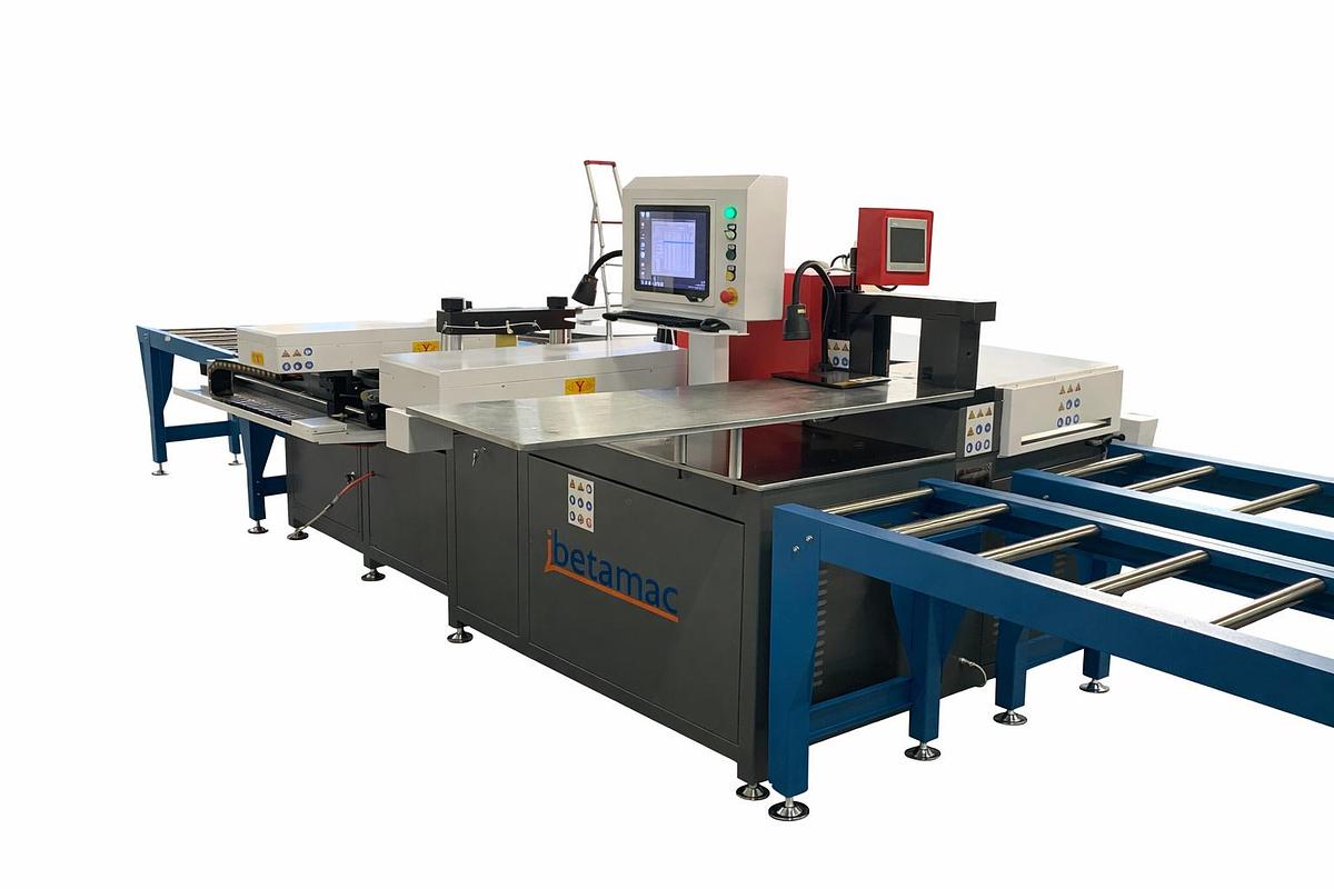 PUNZONATRICE CESOIA CNC PER BARRE IN RAME E ALLUMINIO IBETAMAC 6A503