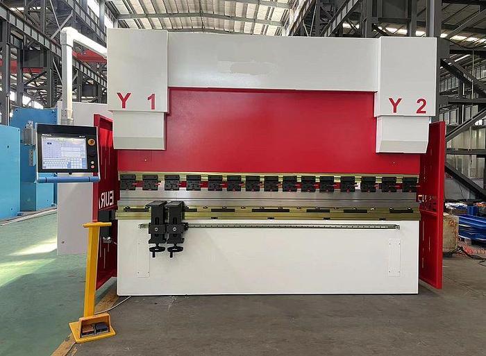 PIEGATRICE SERVO ELETTRICA A CNC 100T3200