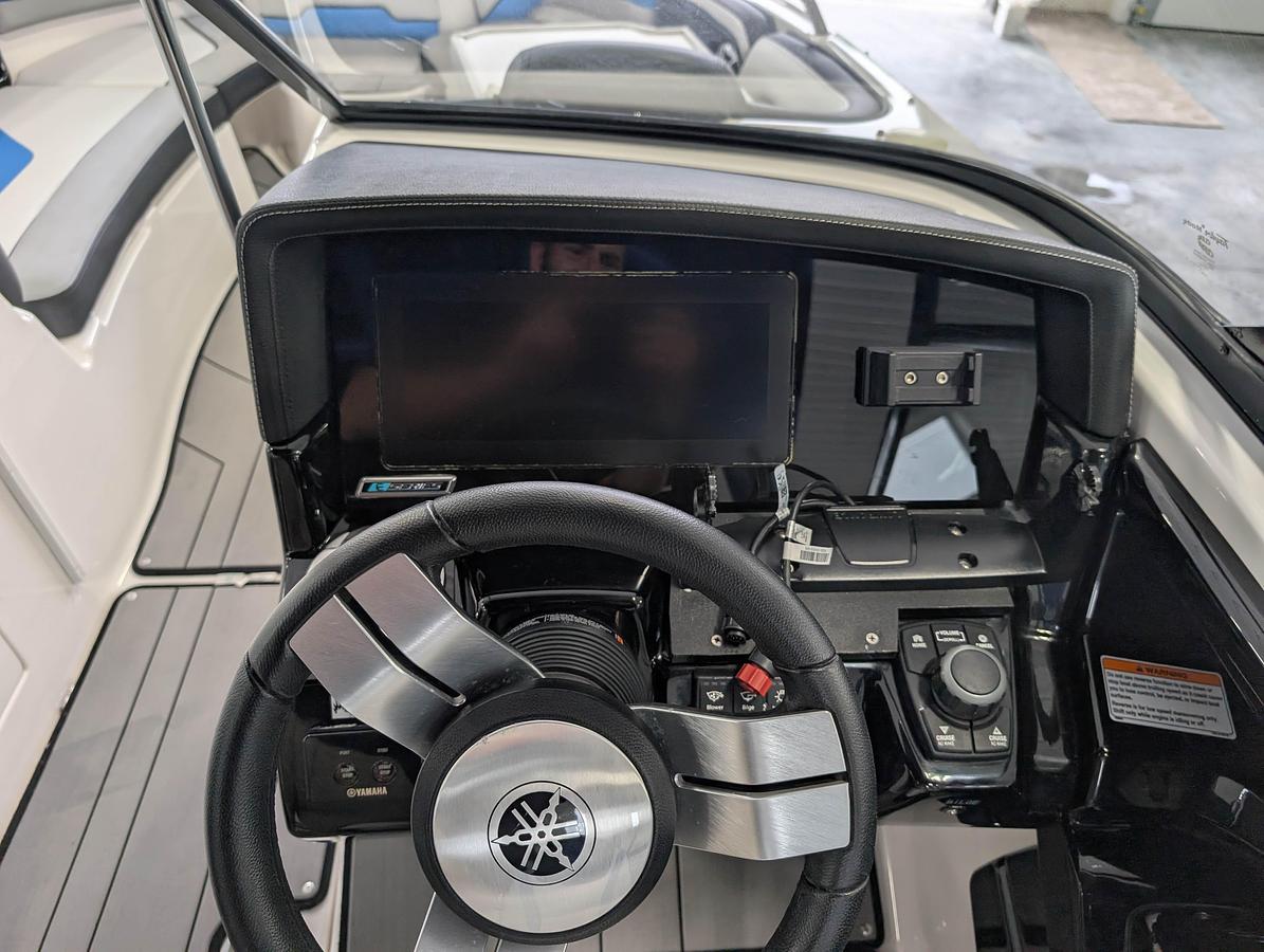 Used 2019 YAMAHA 242X E-SERIES