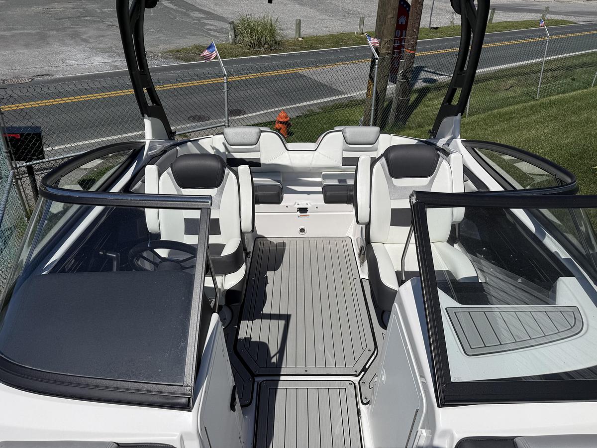 Used 2021 Yamaha 212S