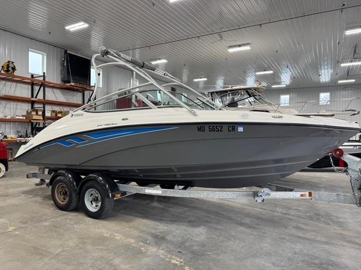 Used 2015 Yamaha AR210