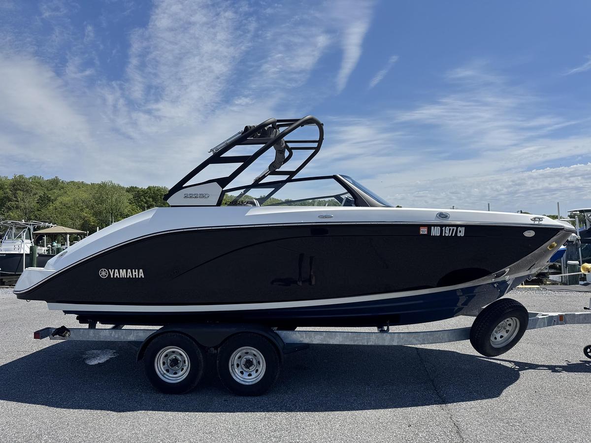 Used 2023 Yamaha 222SD