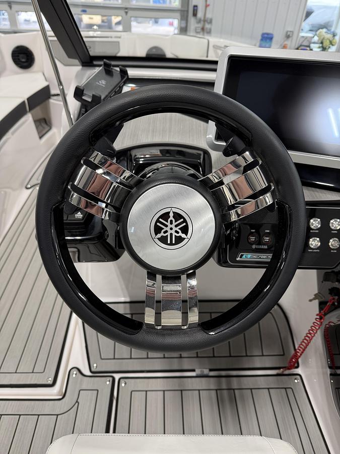 2025 Yamaha Boats 222SD