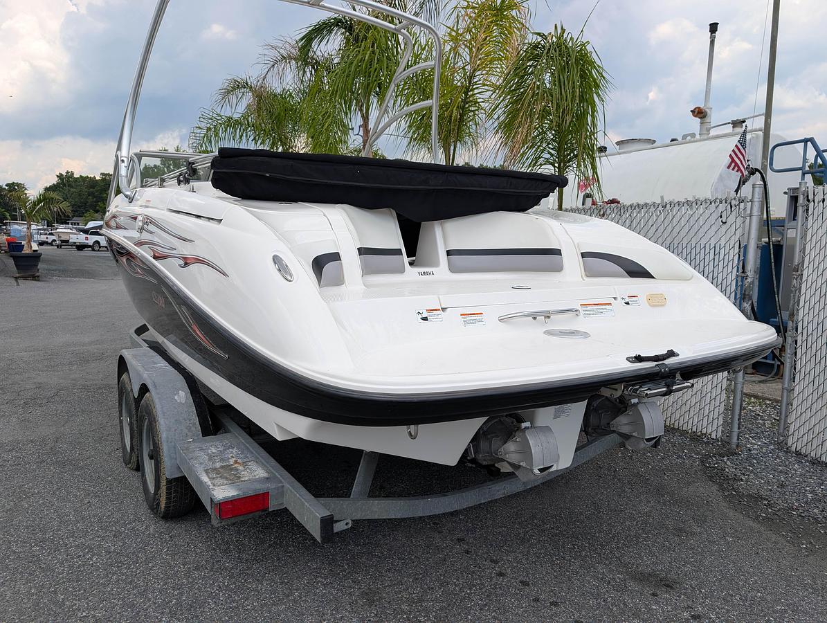Used 2004 Yamaha Boats AR230