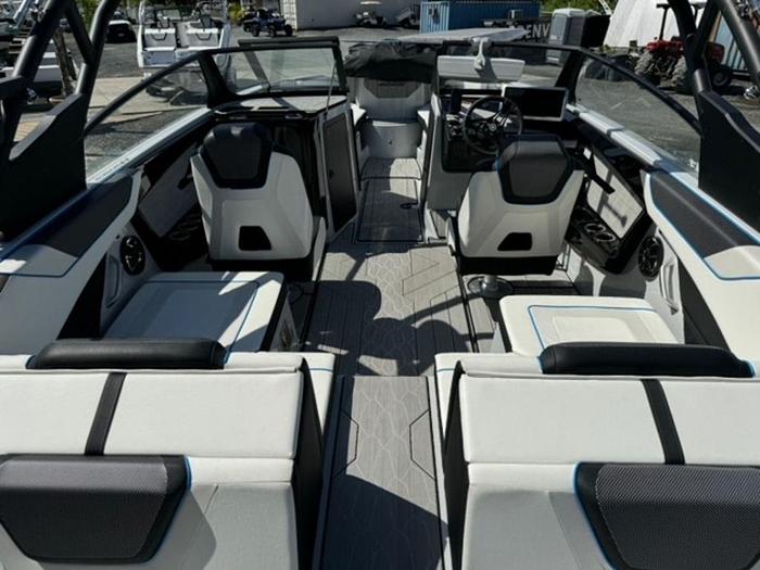 Used 2023 Yamaha Marine 222XE