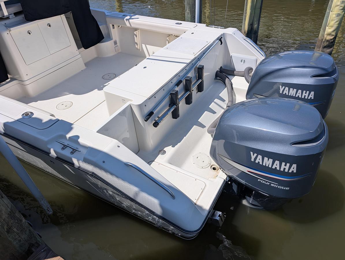Used 2001 PURSUIT 3070 OFFSHORE