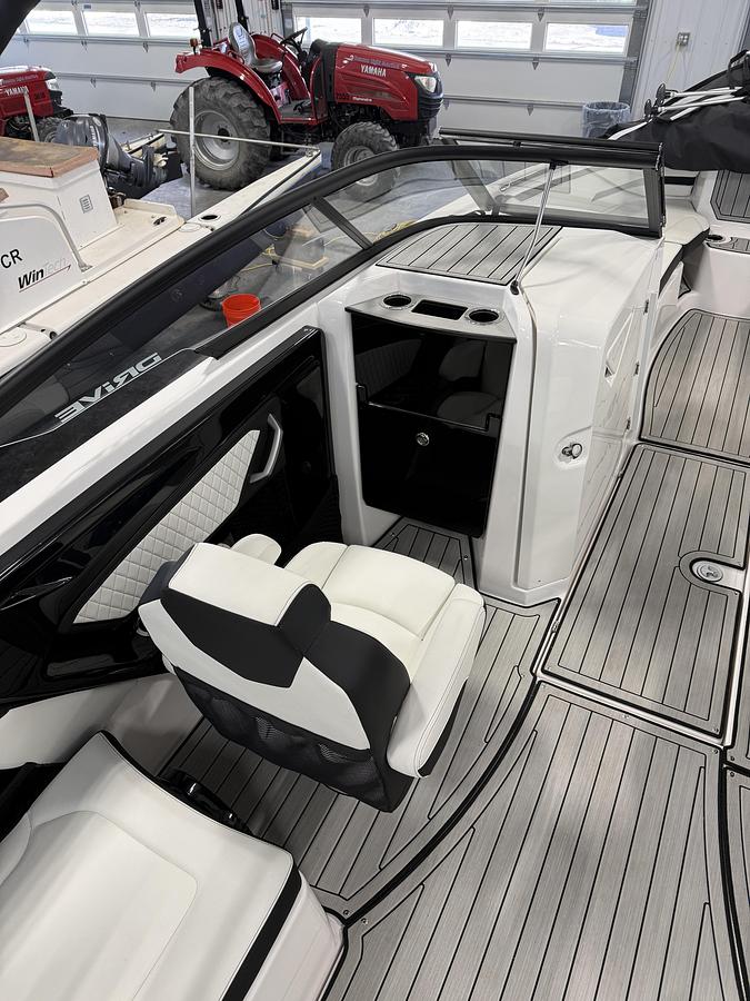 2025 Yamaha Boats 252SD