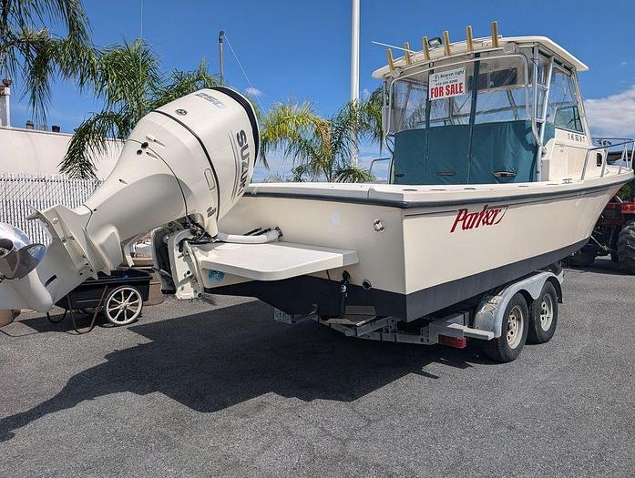 Used 1999 Parker 2510 WA