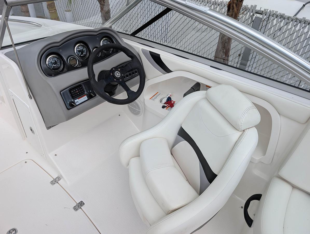 Used 2004 Yamaha Boats AR230