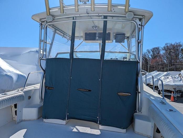 Used 1999 Parker 2510 WA