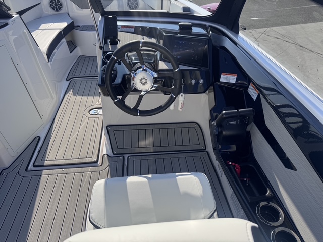 Used 2024 Yamaha 222S