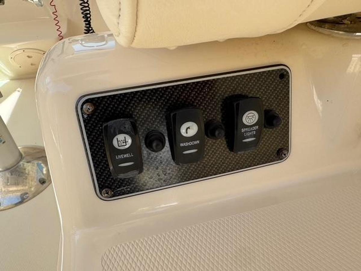 Used 2015 Grady White 330 Express