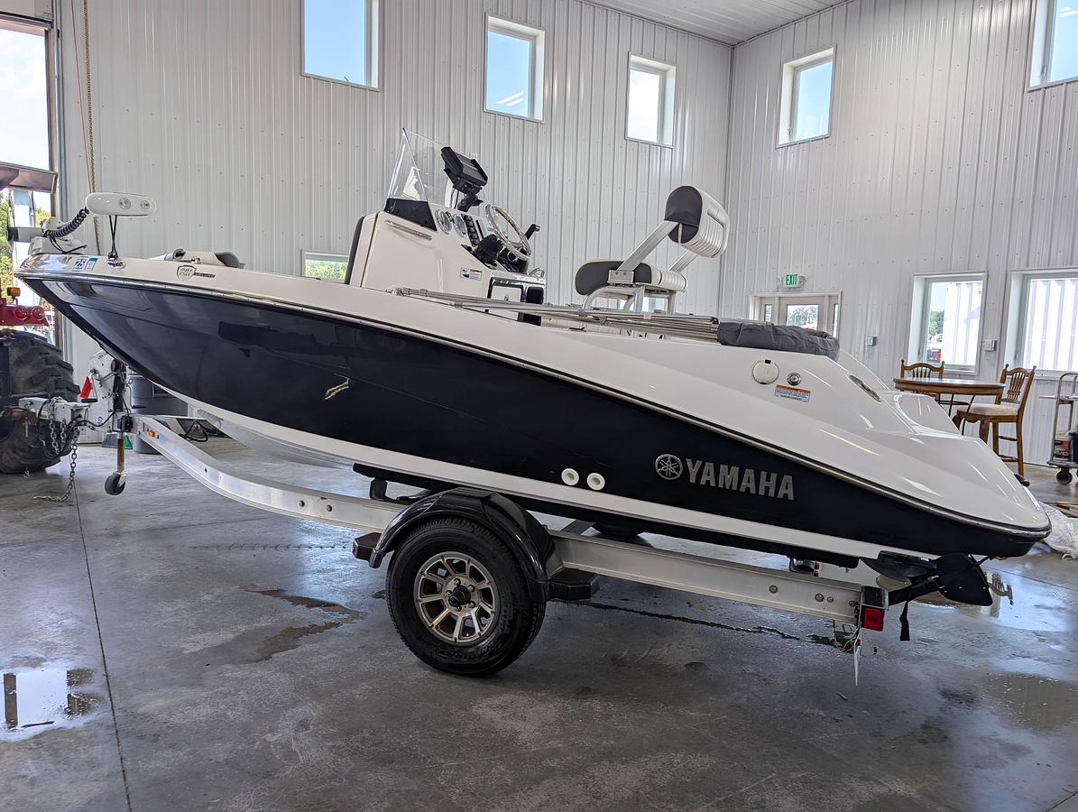 Used 2017 Yamaha Boats 190FSH Deluxe