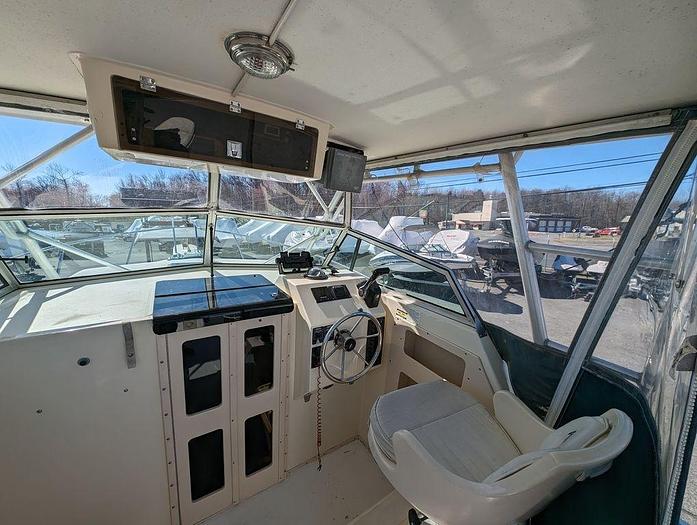Used 1999 Parker 2510 WA