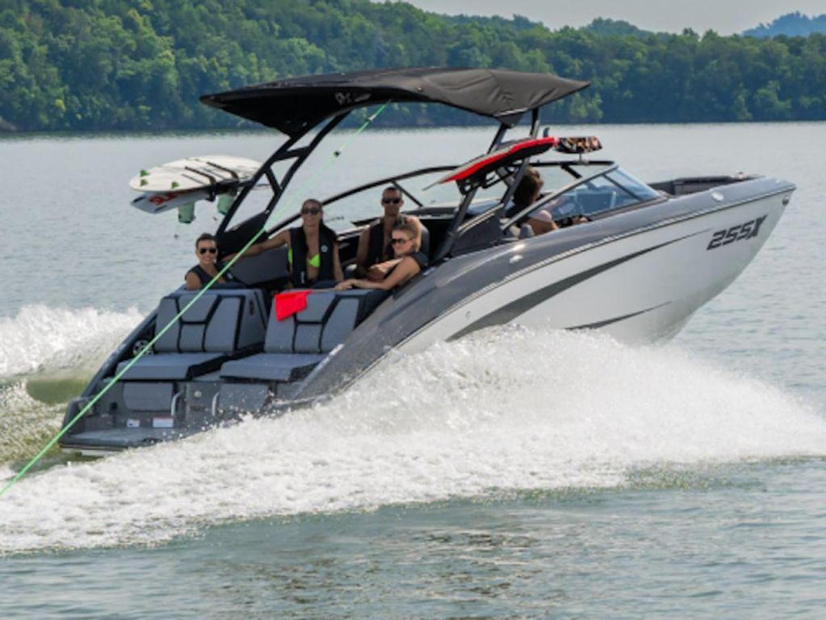 2025 Yamaha Marine 255XE Base