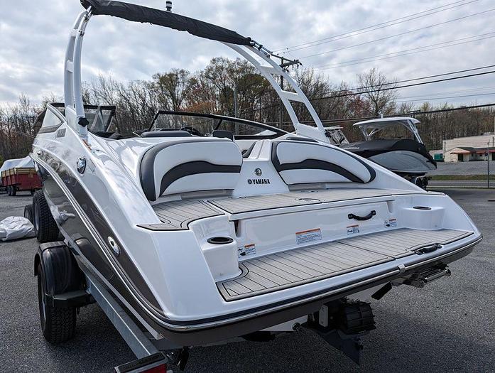 Used 2023 Yamaha Marine AR195