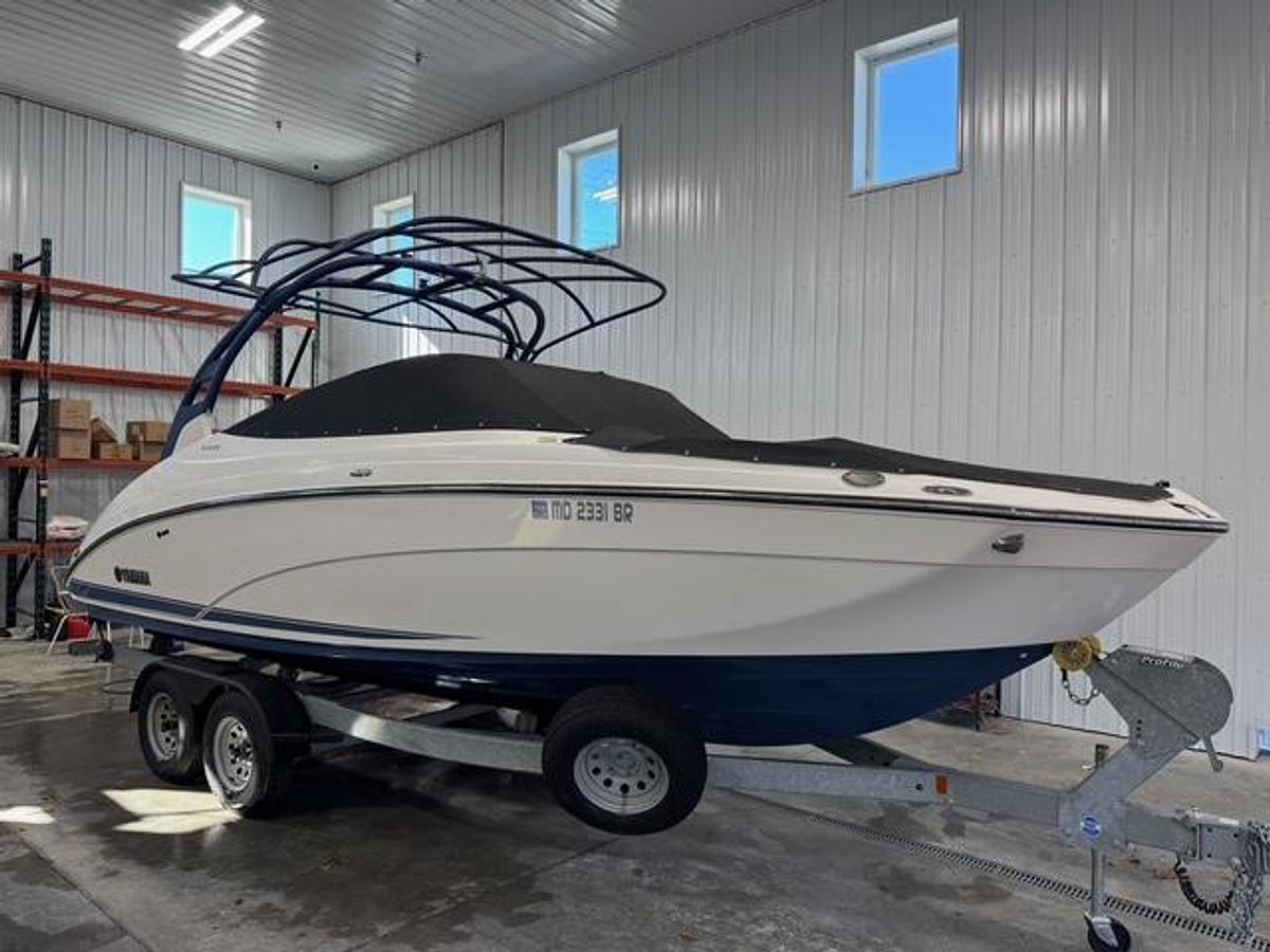 Used 2020 Yamaha 242SE
