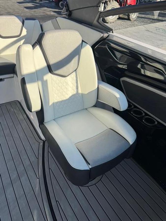 Used 2021 Yamaha 252SE