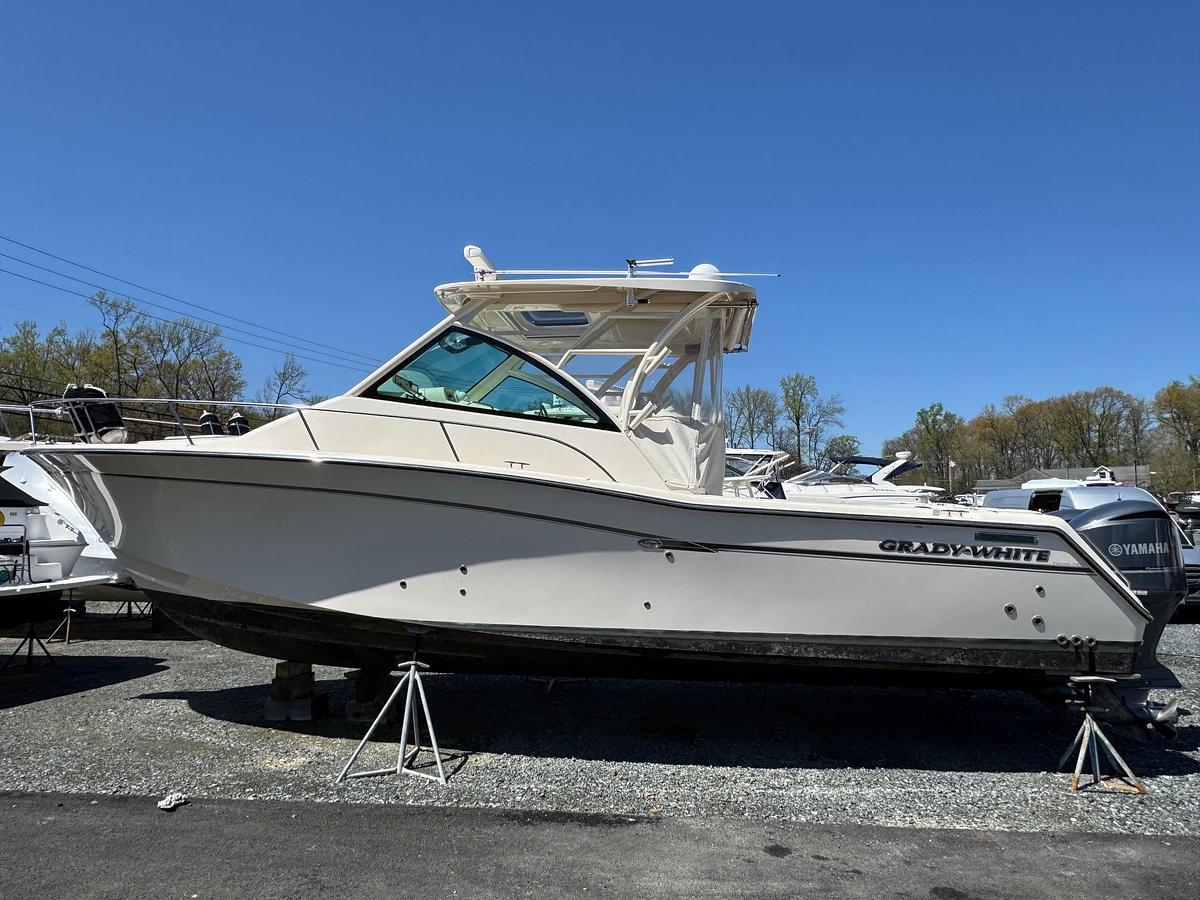 Used 2015 Grady White 330 Express