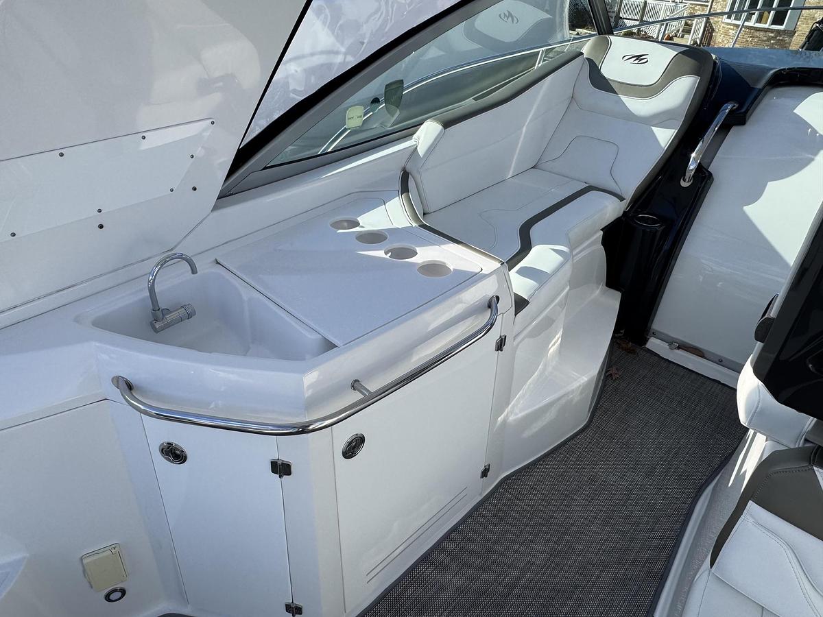 Used 2019 Monterey 355 Sport Yacht