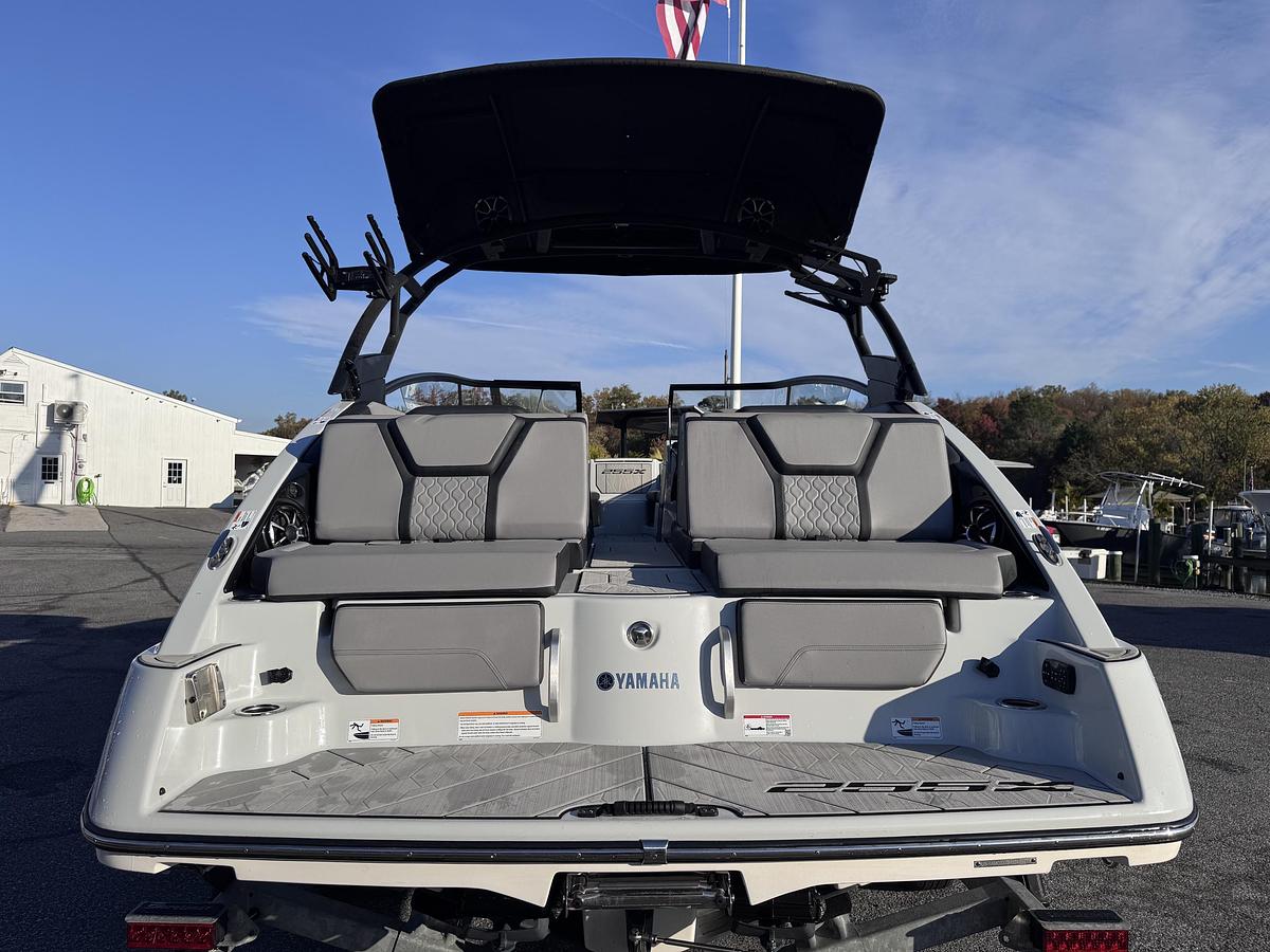Used 2024 Yamaha 255XE