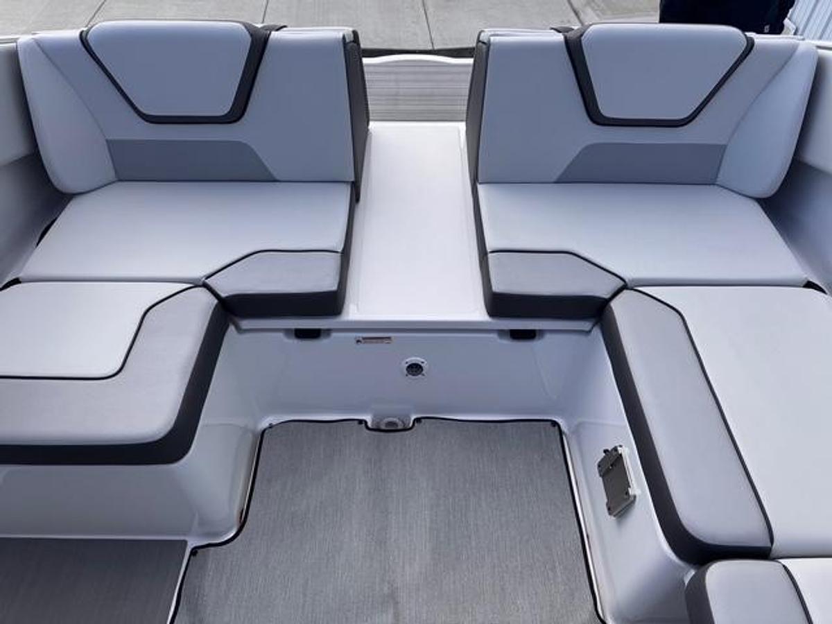 Used 2023 Yamaha AR220