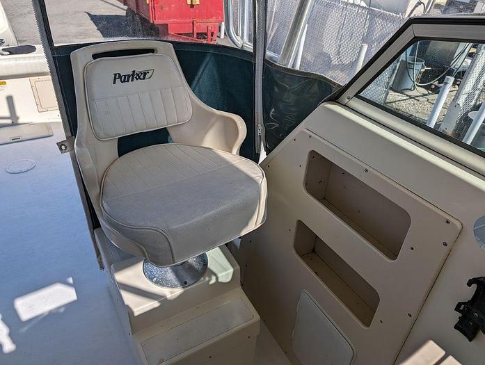 Used 1999 Parker 2510 WA