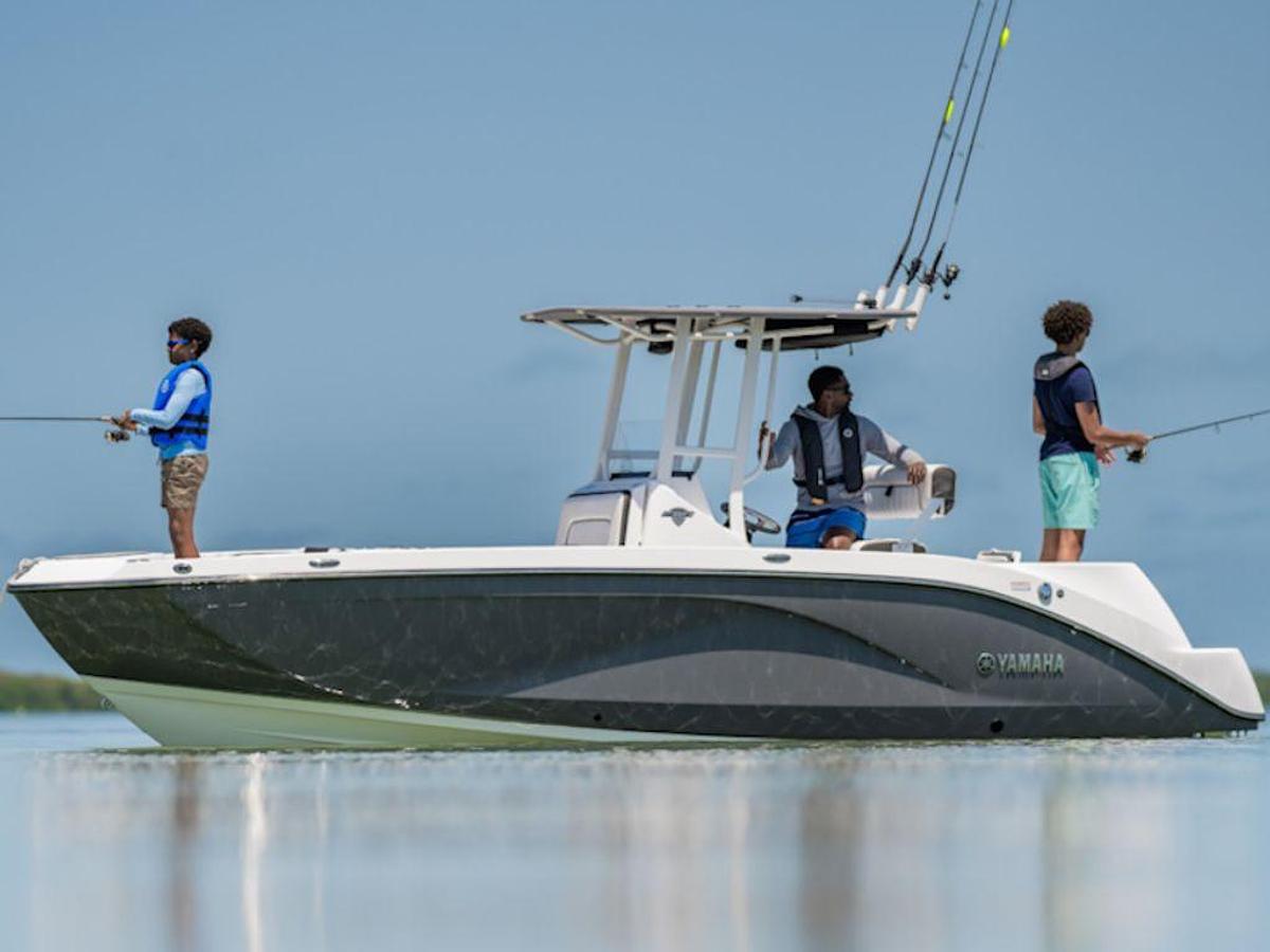 2025 Yamaha Marine 222 FSH Sport Base