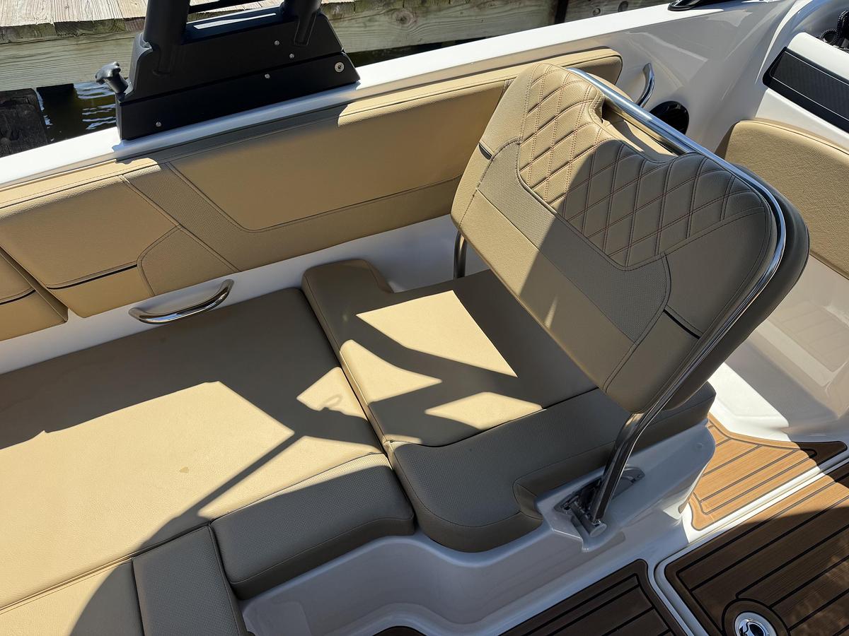 Used 2024 Bayliner VR6 OB