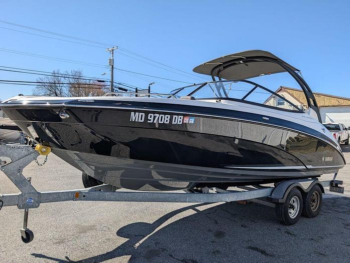 Used 2019 Yamaha Boats 242 Limited S