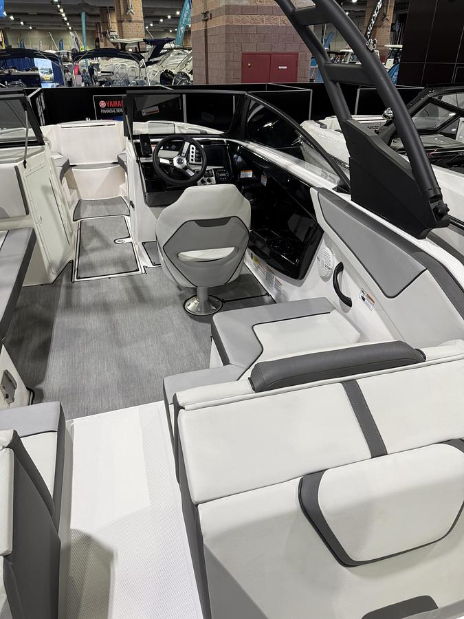 2026 Yamaha Boats AR220