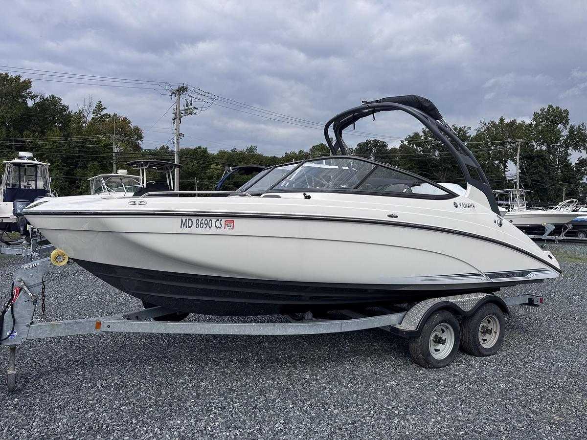 Used 2017 Yamaha 212S