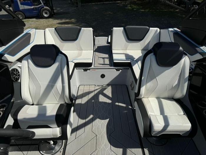 Used 2023 Yamaha Marine 222XE
