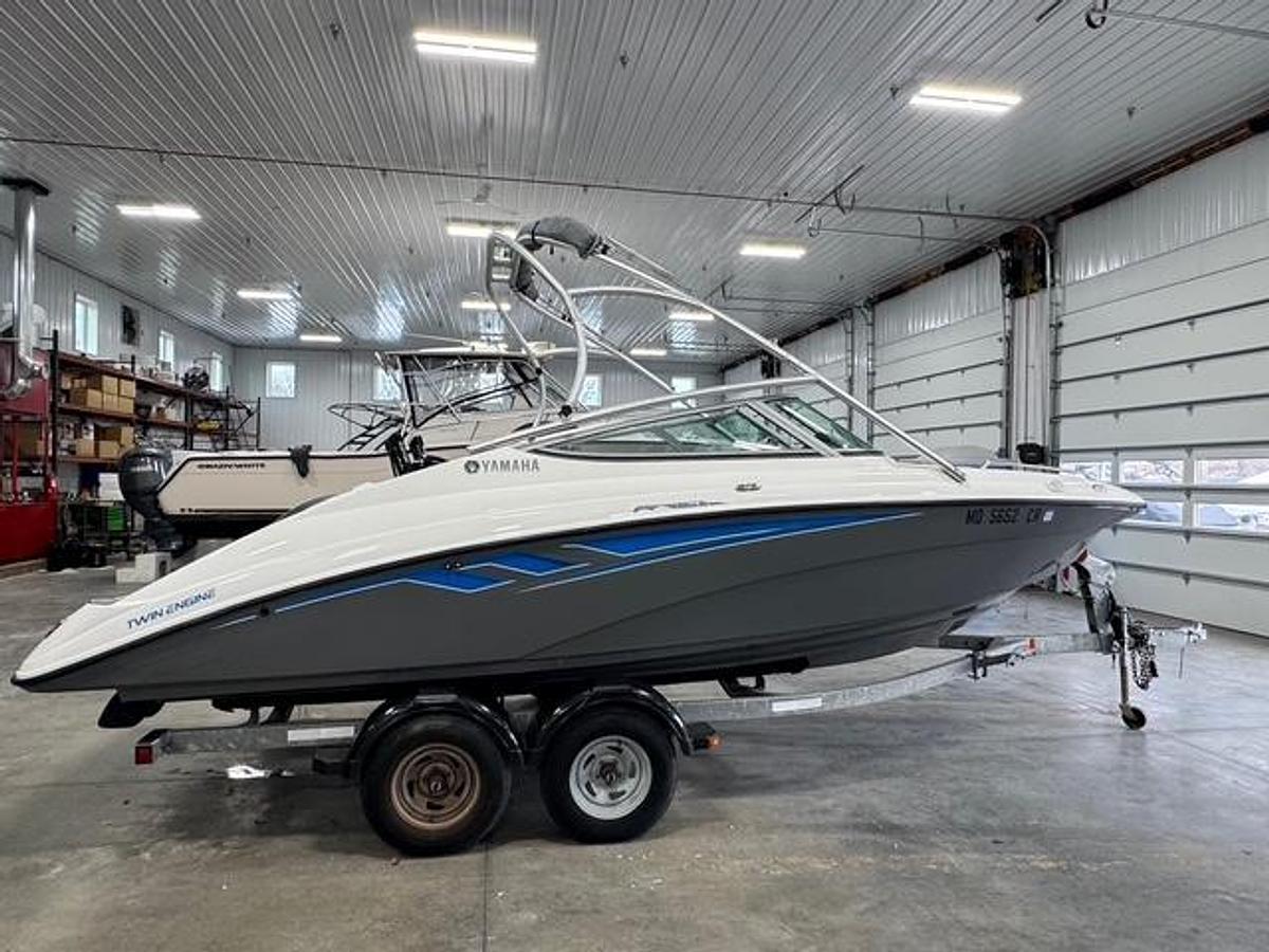 Used 2015 Yamaha AR210