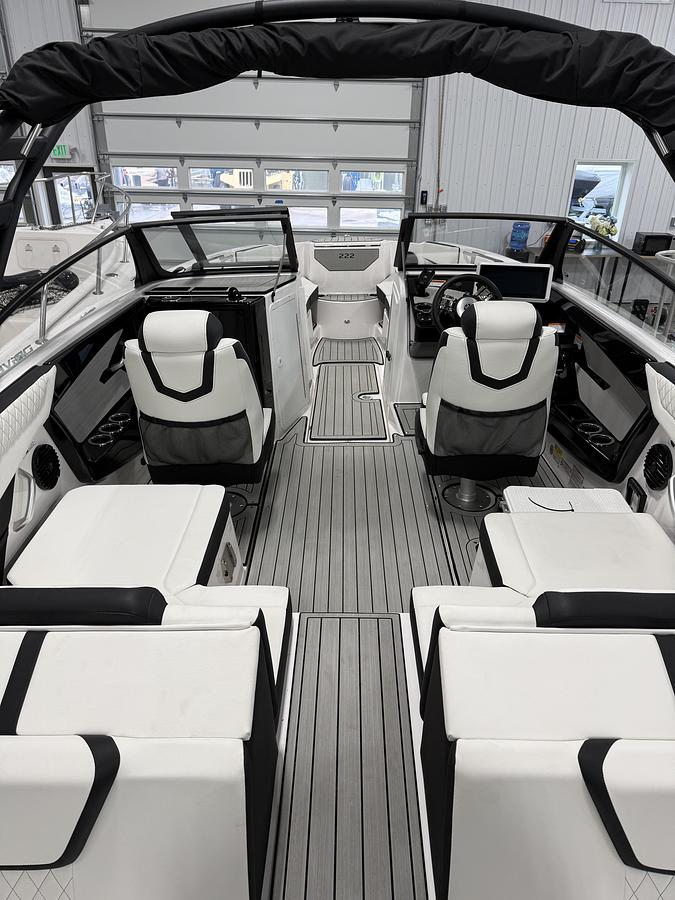 2025 Yamaha Boats 222SD
