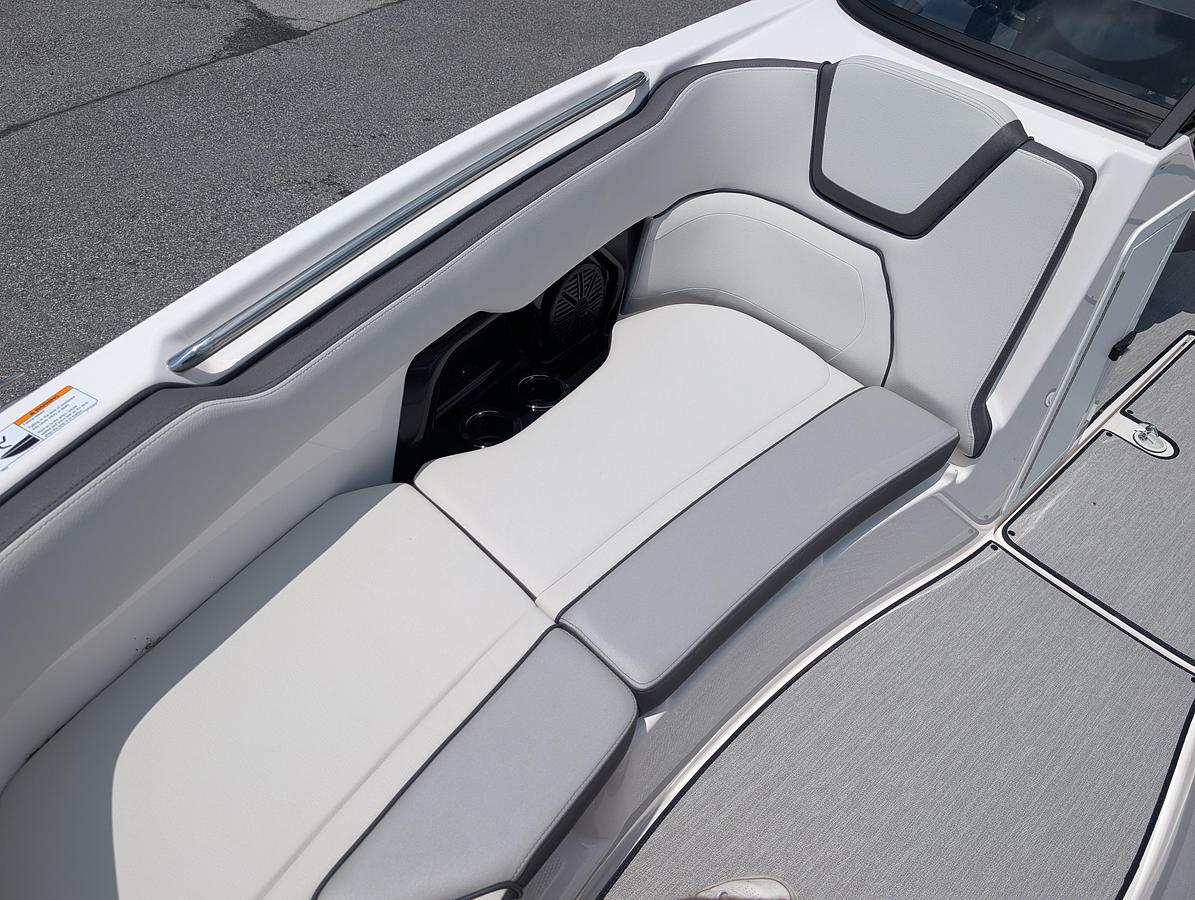 2025 Yamaha Boats AR250