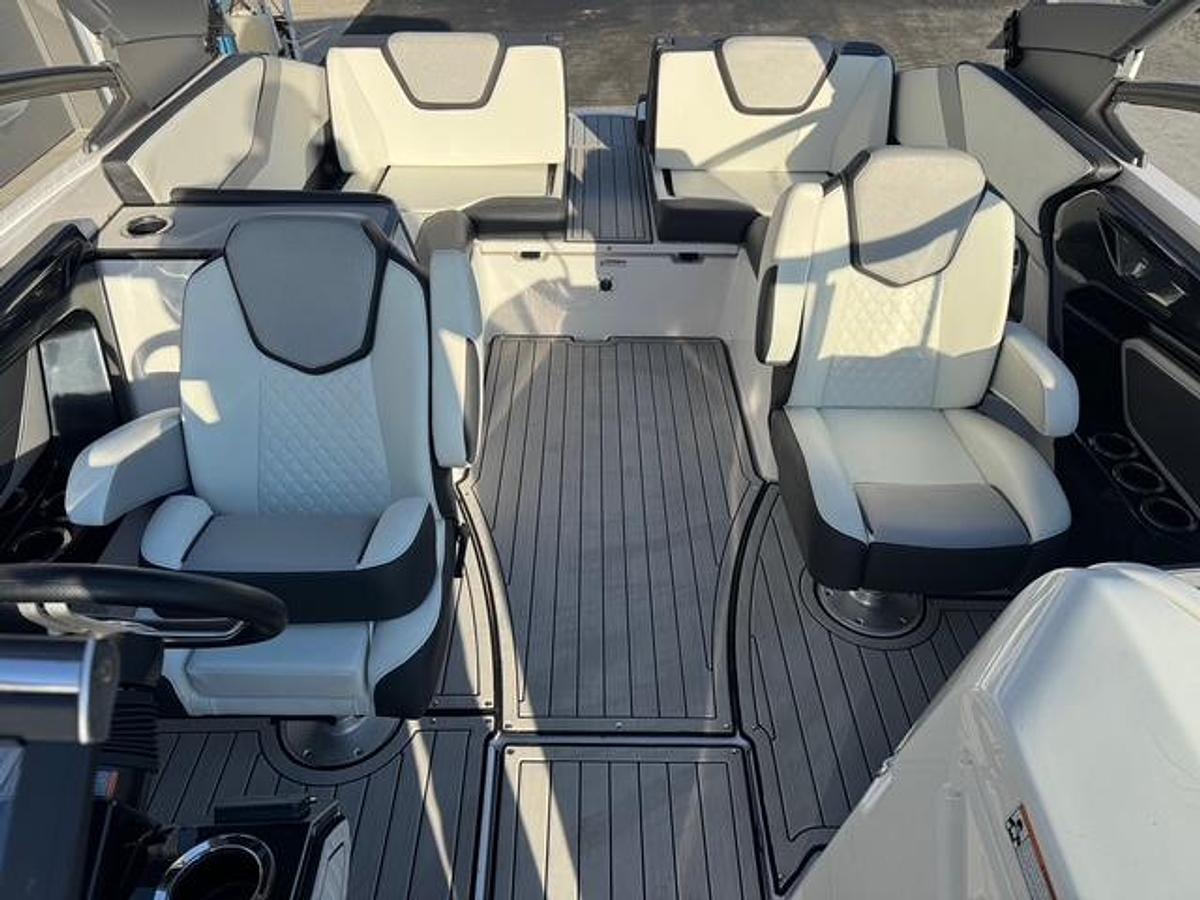 Used 2021 Yamaha 252SE