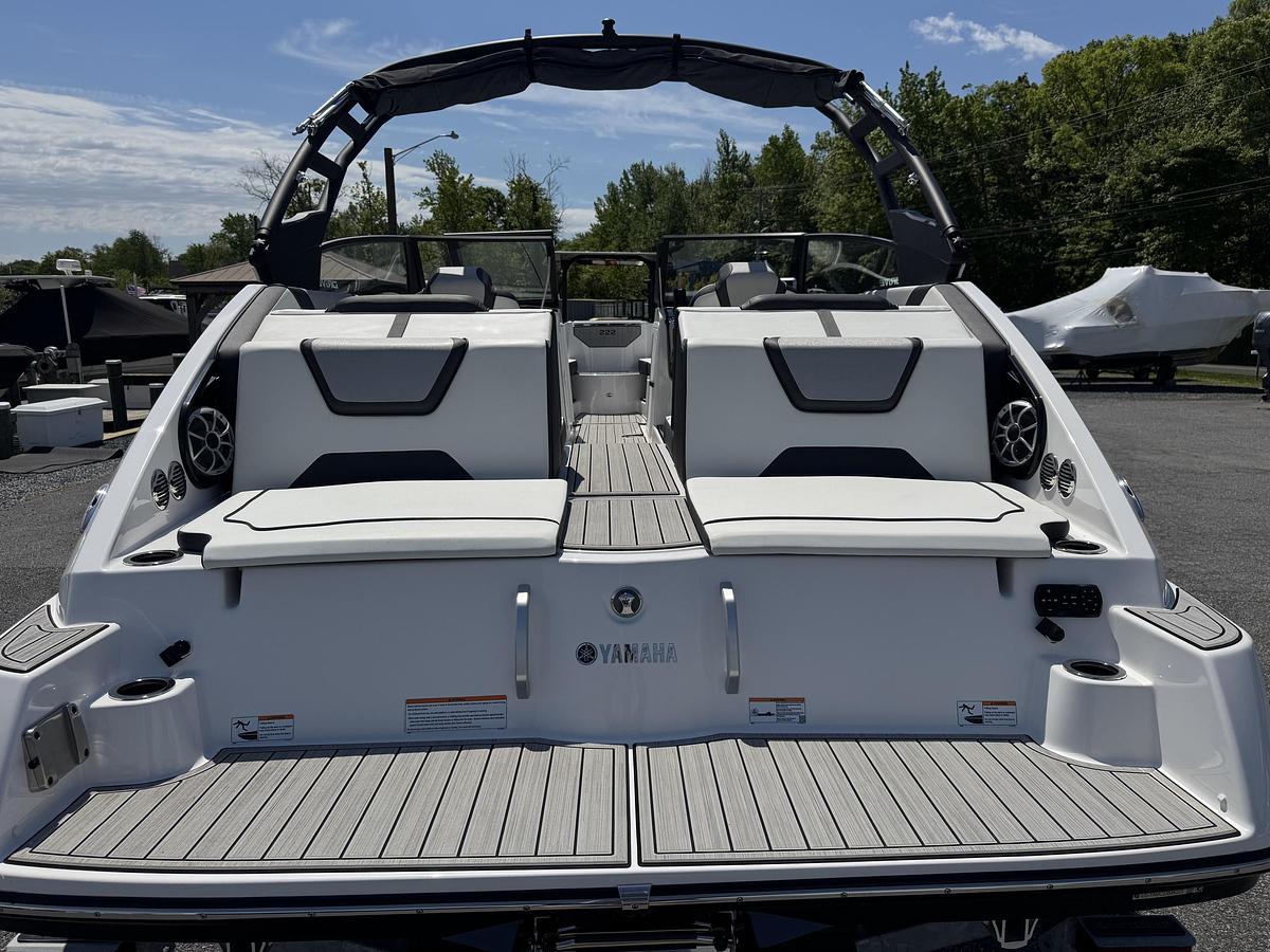 Used 2023 Yamaha 222SD